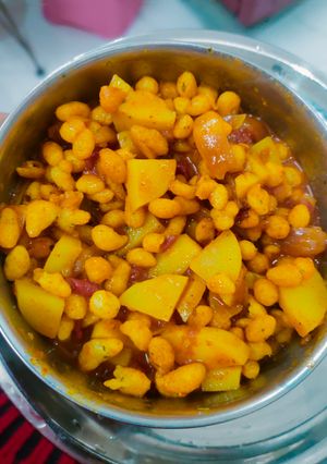 A picture of Boondi aloo ki sabji.