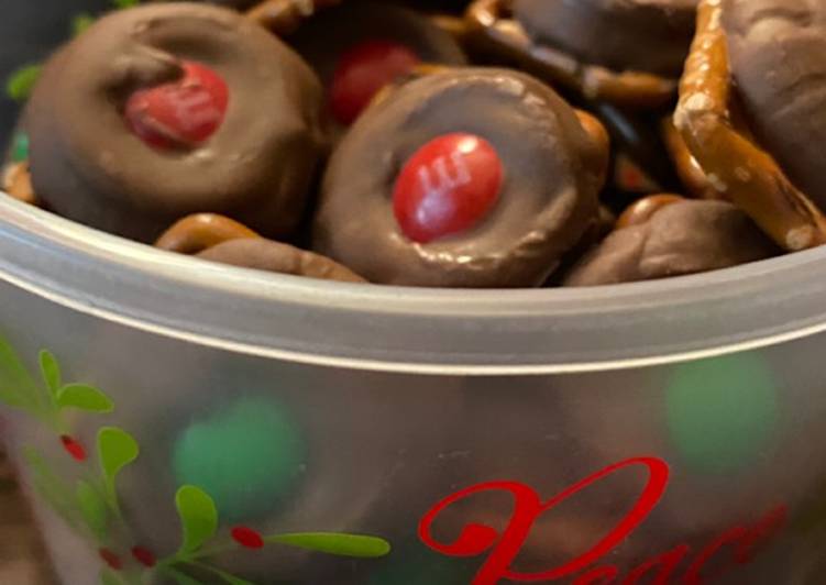 Step-by-Step Guide to Make Speedy Rolo pretzels