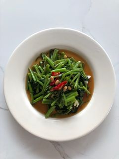 รูปของ ผัดผักบุ้งไฟแดง 🌶🌱 #อาหารไทยง่ายๆ