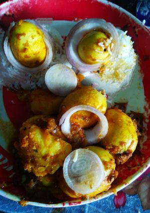 ডিম ঘন্ট আলু দিয়ে(Dim ghanto alu diye recipe in Bengali) রেসিপির প্রধান ছবি