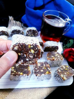 عکسی از دستور رول خرما مغز دار solm@z