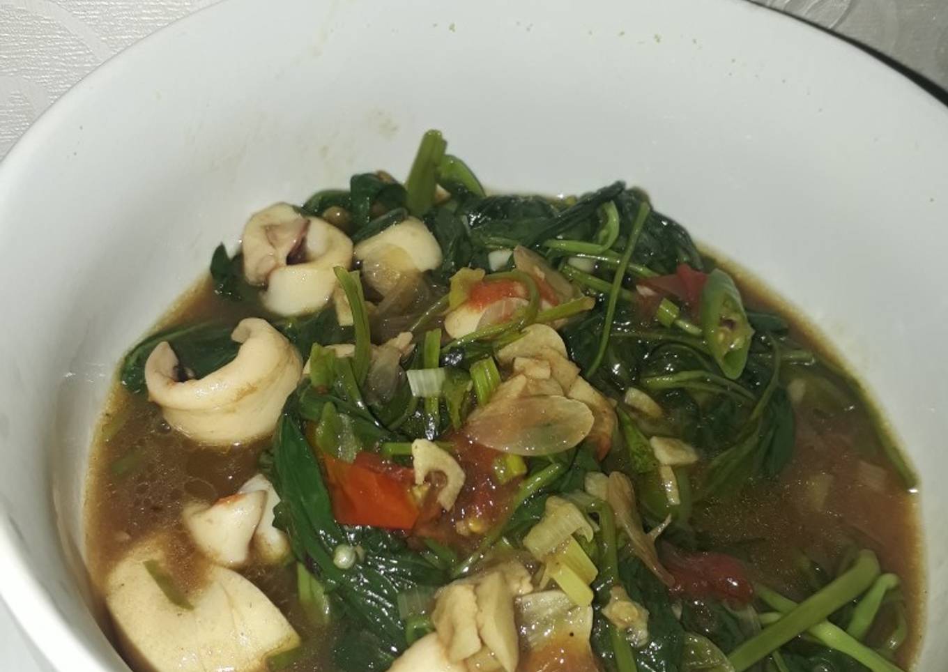 Goreng bayem cumi