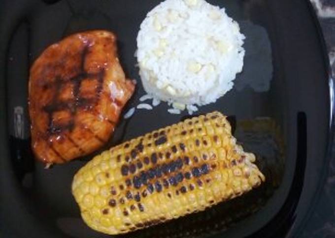Pechuga de pollo con arroz blanco y elote asado Receta de Luis alejandro  Salgado- Cookpad