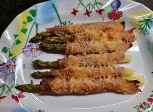 Una foto de Espárragos al horno, gratinados