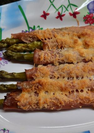 Una foto de Espárragos al horno, gratinados