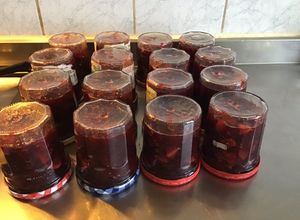 Une photo de Confitures pêches de vigne pommes vanille