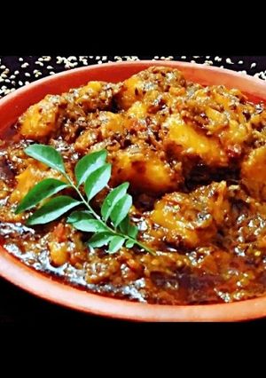 अचारी आलू रेसिपी मुख्य फोटो