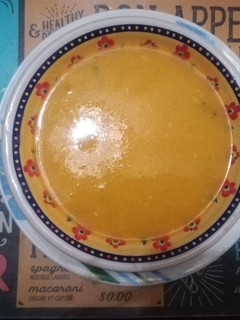 Una foto de Crema de zapallo con pollo