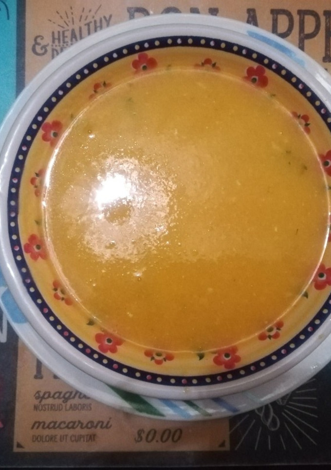 Una foto de Crema de zapallo con pollo