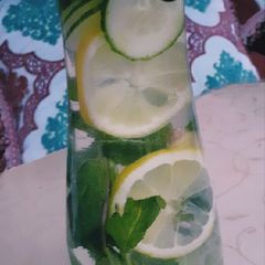 A picture of Detox Water.