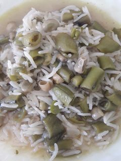 صورة لوصفة فول اخضر مع رز