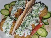 Una foto de salsa para falafel