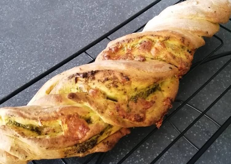 Recipe of Speedy Pesto and mozzarella twisted loaves