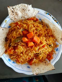 વેજીટેબલ પુલાવ (Vegetable Pulao Recipe In Gujarati) રેસીપી મુખ્ય ફોટો