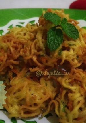 Foto resep Mi-lor (Mie Telor) ala bunda aray