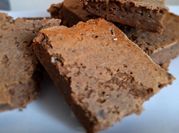 Una foto de brownies fáciles sin manteca