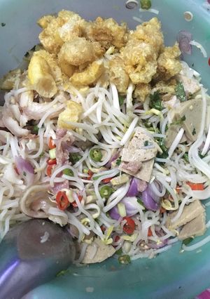 รูปของ ยำขนมจีนมั่วๆ