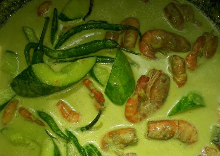 Gulai kuning udang mentimun