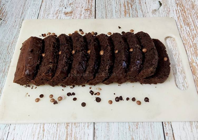 Simple Way to Make Quick Chocolate Banana Pound Cake