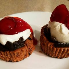 A picture of Black Forest Cheesecake Cupcakes.