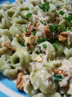 Una foto de Pastas con salsa de nueces