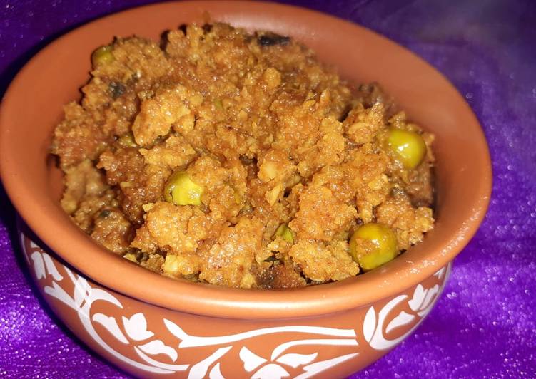 Gobhi Matar Keema