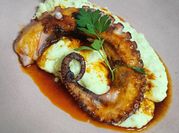 Una foto de pulpo brasa