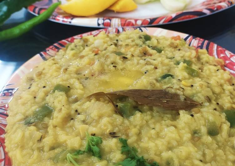 Recipe of Favorite Spicy Veg Khichdi