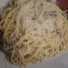 A picture of Spaghetti carbonara.