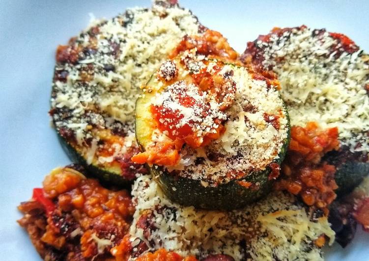 How to Make Favorite Baked Marrow Stuffed With Veggie Chilli