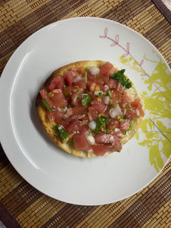 Una foto de Pebre sin Ají y tostadas