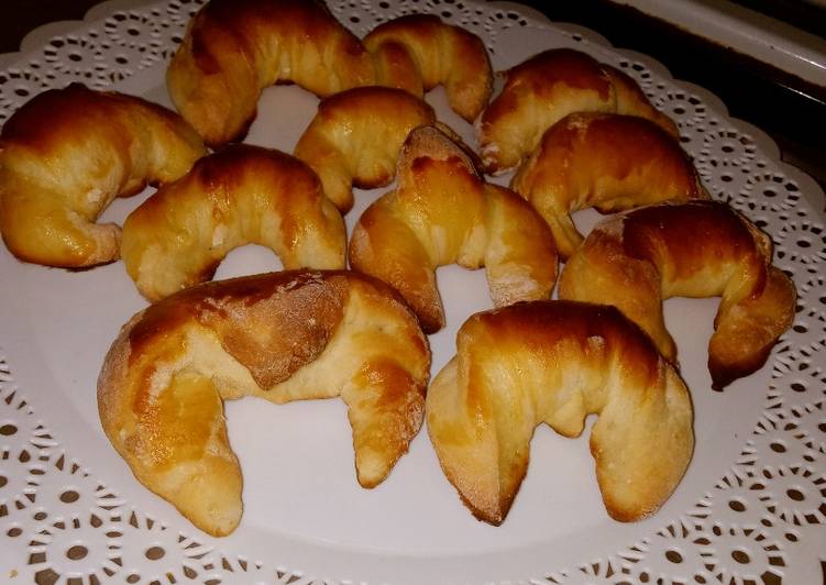 Medialunas económicas😍🥐 *Sin manteca*