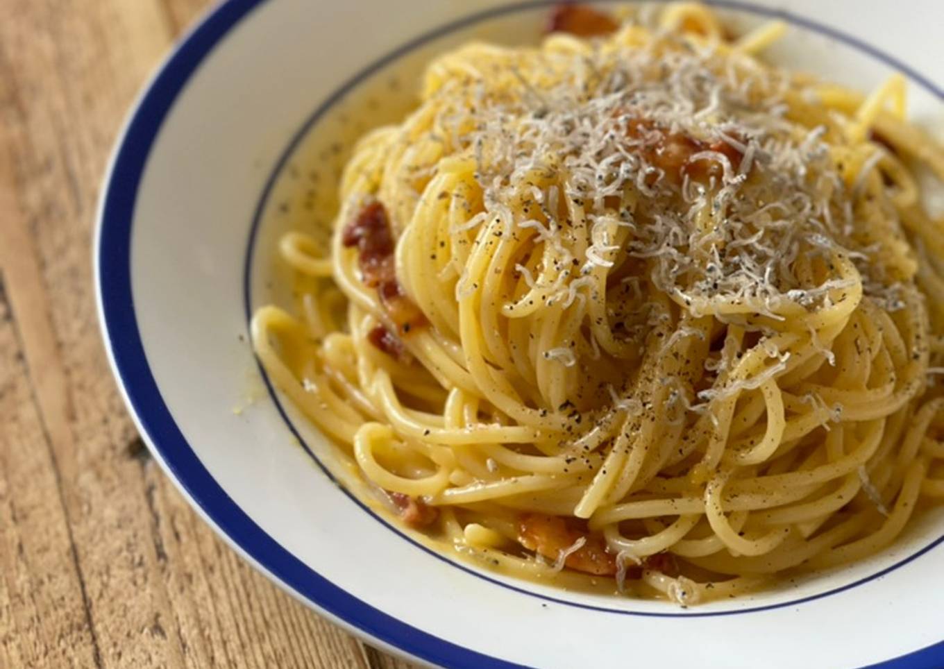 ð Eggs, Panchetta, Dried young anchovies Pasta - Carbonara twist