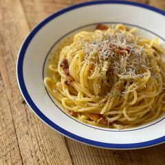 A picture of 🍝 Eggs, Panchetta, Dried young anchovies Pasta - Carbonara twist.