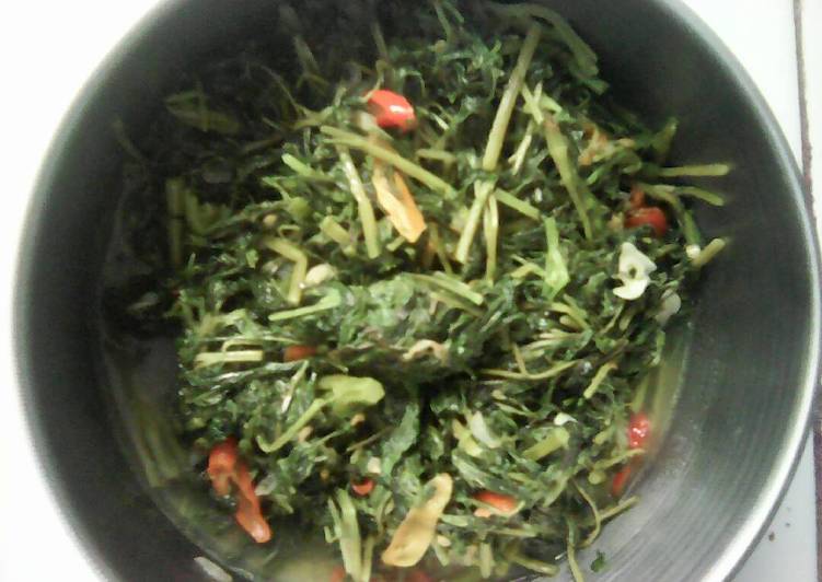 Resep Sabatiana Tumis Kenikir Teri Asin