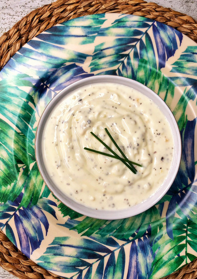 Una foto de Salsa de queso batido ligera para ensaladas con Monsieur Cuisine Connect