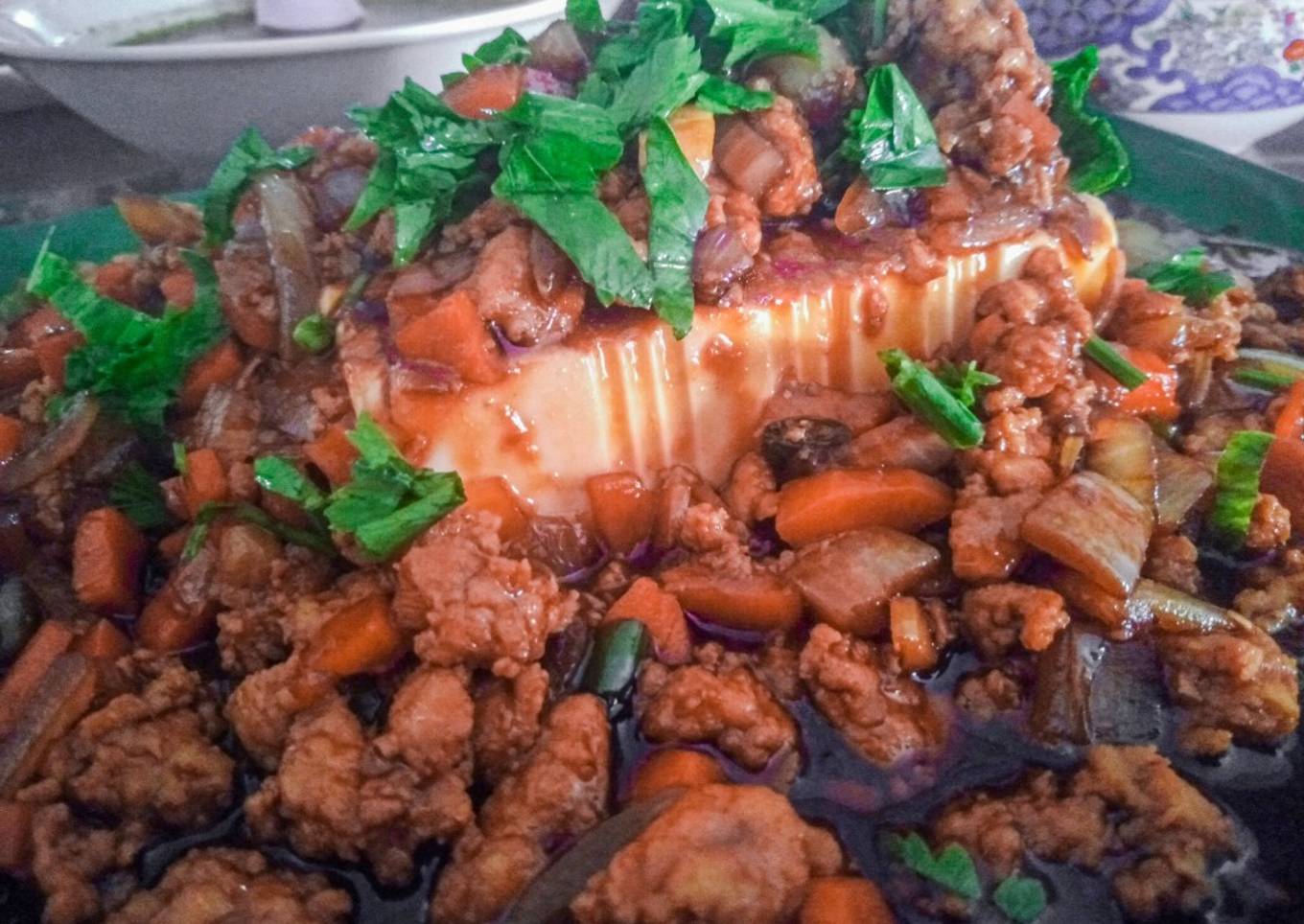 Tahu lembut dengan saus ayam