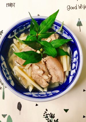 Hình của món Canh Măng Nấu Xương Heo.