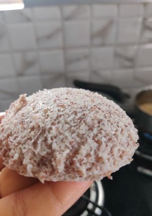 A picture of Ragi idli.