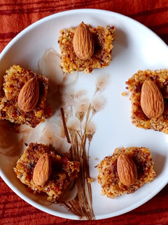 घी मावा बर्फी (ghee mawa barfi recipe in Hindi) रेसिपी मुख्य फोटो