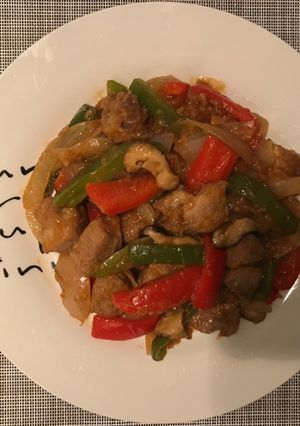 Una foto de Carne y verduras con vinagre de arroz