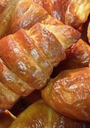 صورة لوصفة كرواسون فرنسي بالزبدة