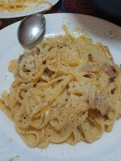 Una foto de Spaghetti a la carbonara. Auténtica receta italiana