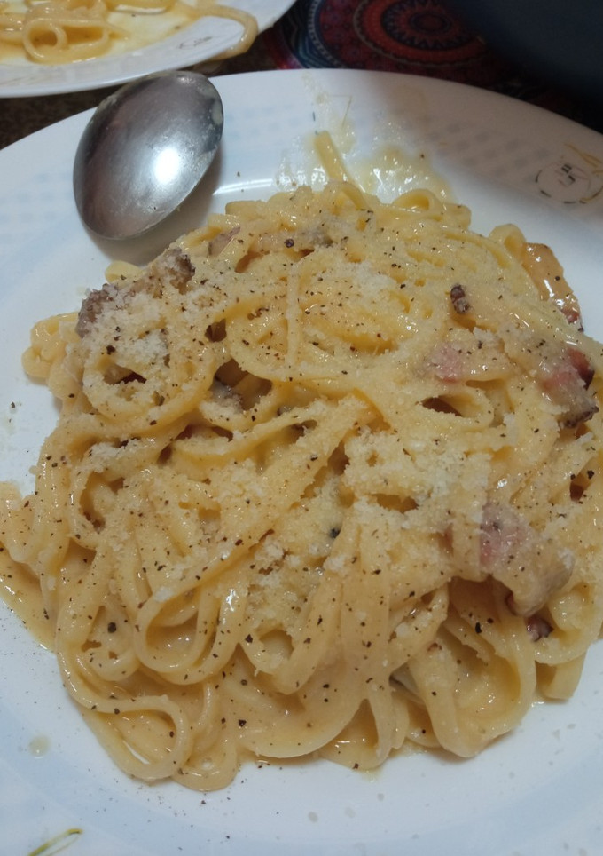 Una foto de Spaghetti a la carbonara. Auténtica receta italiana