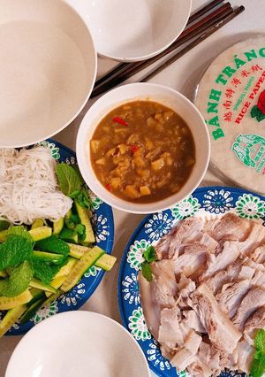 Hình của món Bánh tráng thịt luộc.