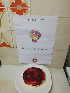 Una foto de Tarta de queso con mermelada de fresa