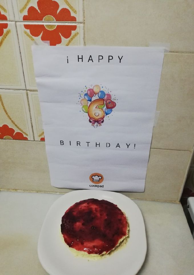Una foto de Tarta de queso con mermelada de fresa