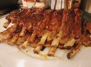รูปของ ซี่โครงหมูย่างซอสบาร์บีคิว