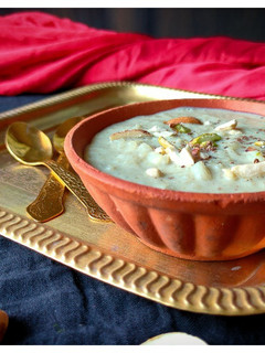 ખીર (Kheer Recipe in Gujarati) રેસીપી મુખ્ય ફોટો