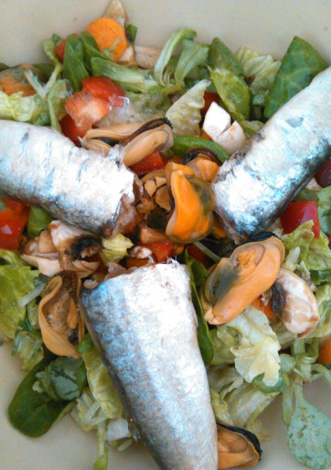 Una foto de Ensalada marinera